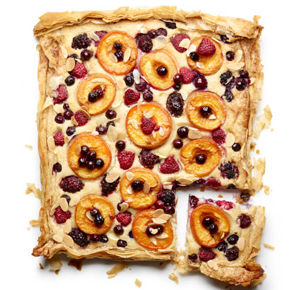 Apricot with raspberries tart