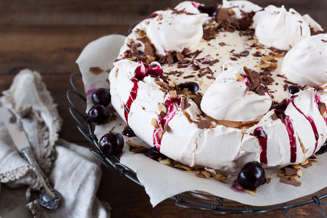 Cherry Pavlova with chocolate 