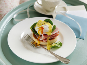 Eggs Benedict with Easy Hollandaise