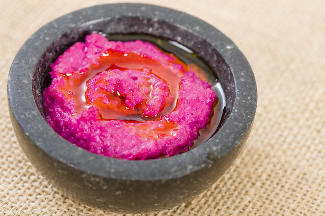 Beetroot hummus