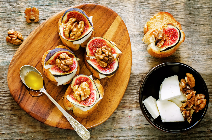 Goat's cheese and fig open sandwiches | MummyPages.ie
