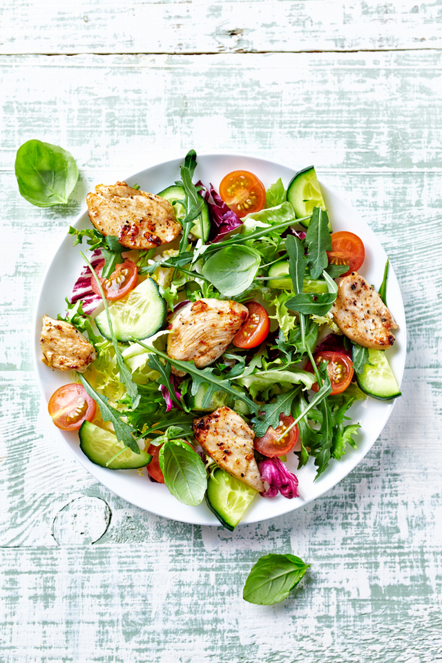 Garden salad with roast chicken