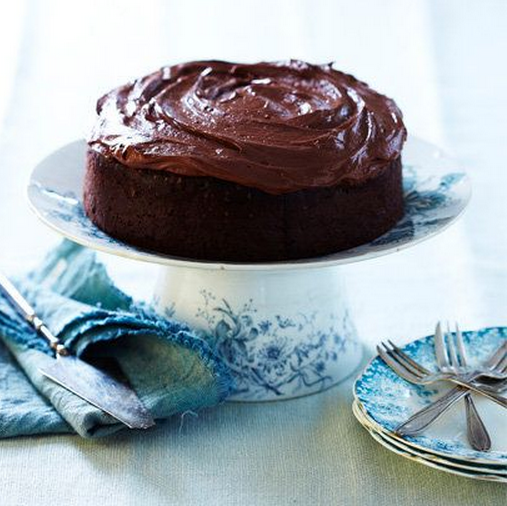 Sweet and sour dark chocolate buttermilk cake