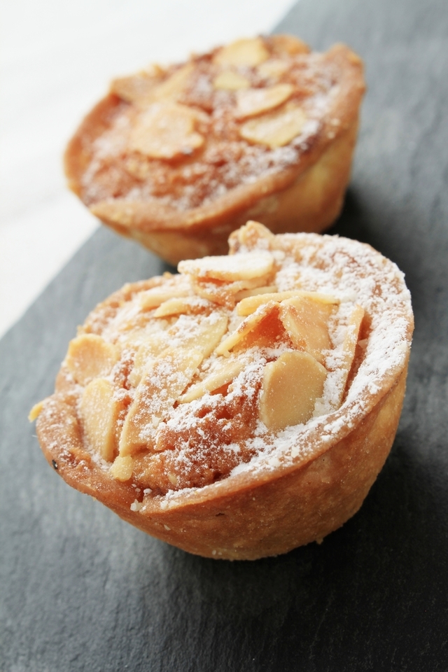 Single serve bake well tarts 