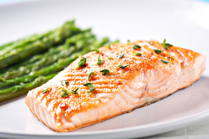 Salmon with roast asparagus | MummyPages.ie