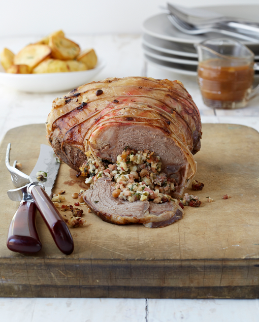 Roast lamb with stuffing