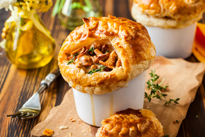 Chicken, bacon and mushroom pie