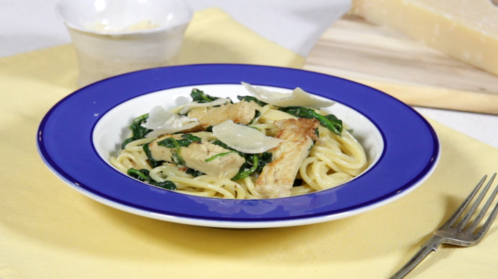 Creamy pork and spinach spaghetti