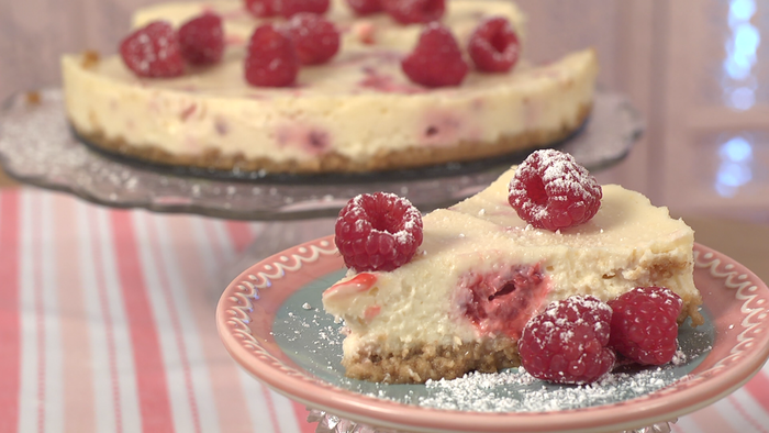 Baked lemon and raspberry cheesecake