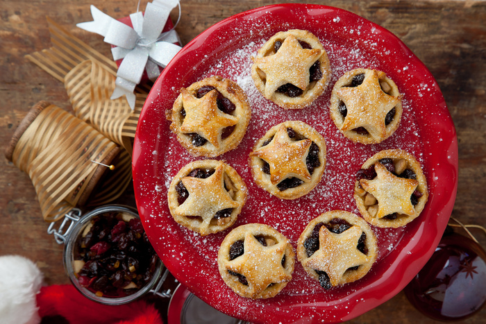 Cranberry and pear fruit mince pies by Catherine Fulvio