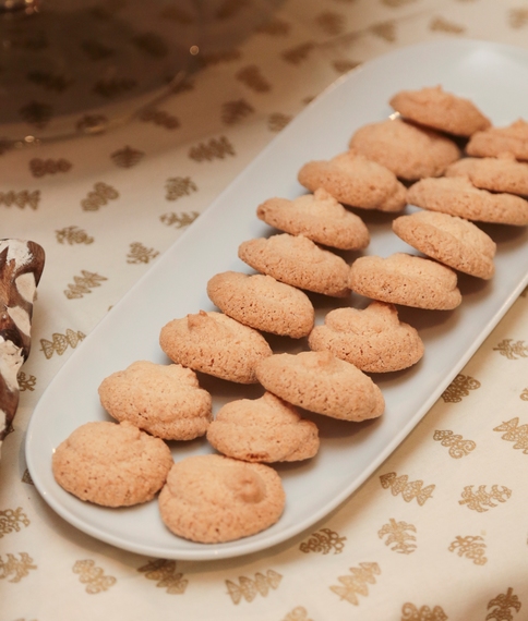 Amaretti biscuits by Catherine Fulvio