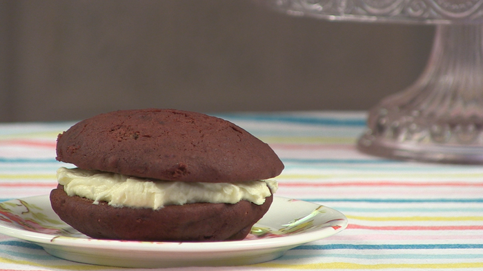 Red velvet whoopie pies