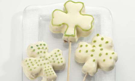 White chocolate shamrock brownie lollipops