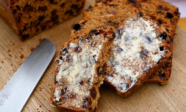 Hallowe'en tea brack