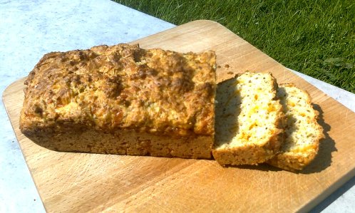 Cheddar &amp; thyme bread