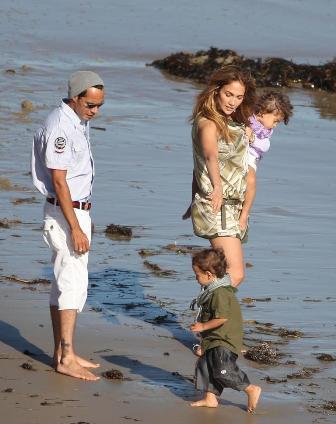 Jennifer Lopez and family