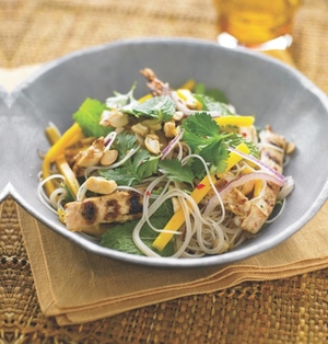 Spicy Chicken And Mango Noodles