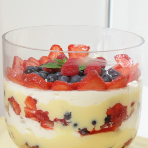 Easy Christmas trifle