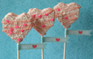 These no-bake cake pops are the PERFECT Valentines Day treat 
