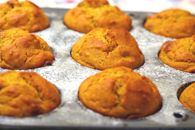 Halloween pumpkin &amp; apple muffin