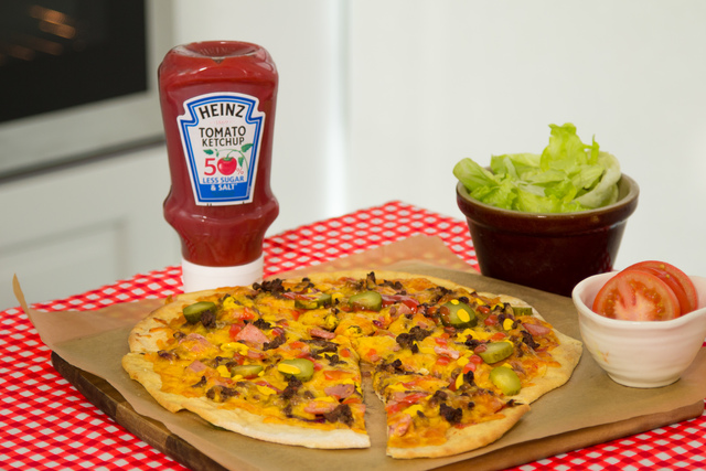 Cheeseburger pizza