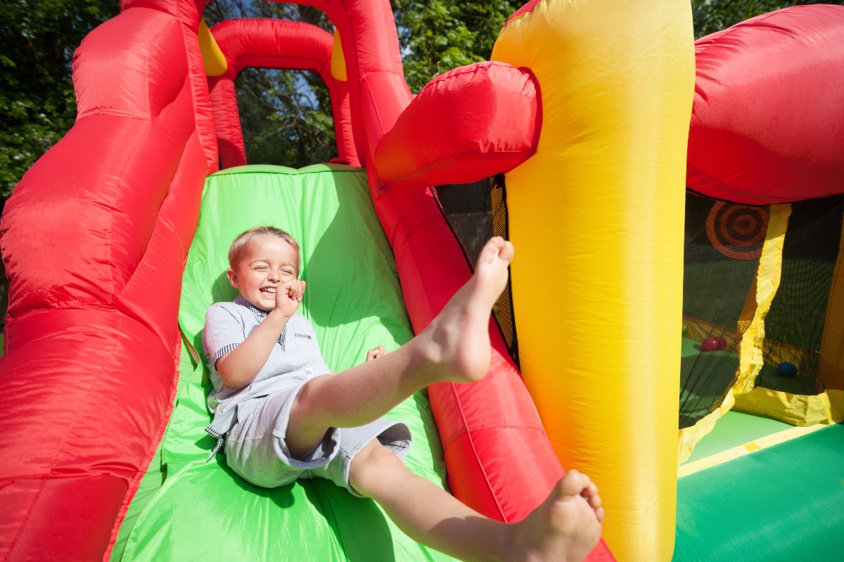 How parents can ensure a bouncy castle is safe