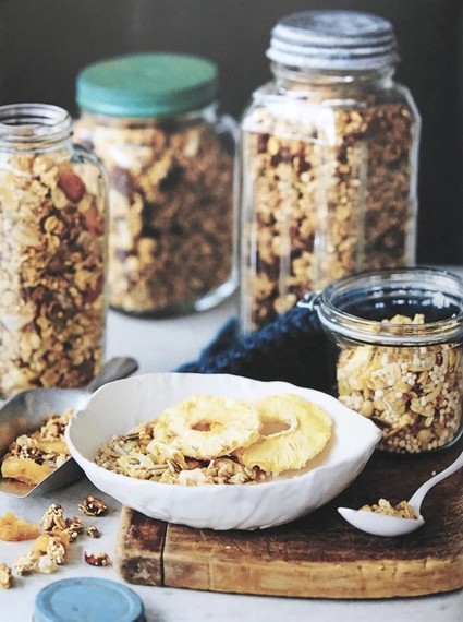 Pineapple, almond &amp; coconut granola