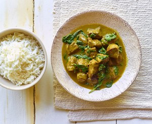 Lamb curry with spinach 