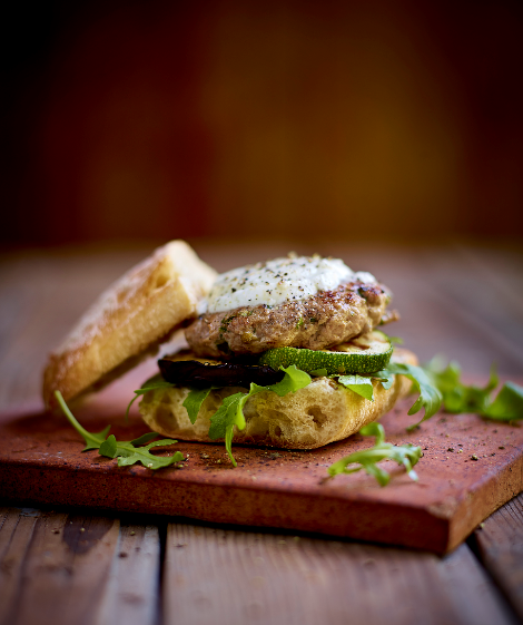 Lamb burgers with roasted vegetables 