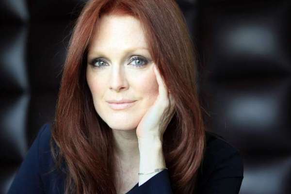 Julianne Moore street style