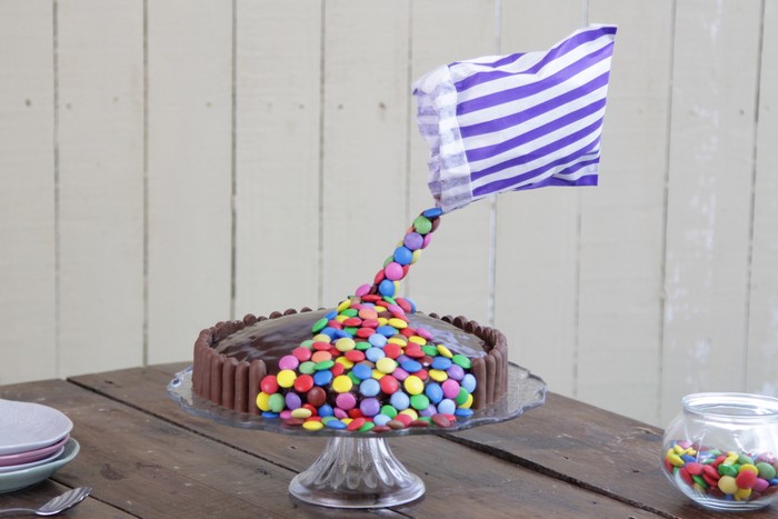 Mini Egg Illusion Cake for Easter - YouTube