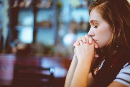 5 helpful things to say to a loved one living with depression