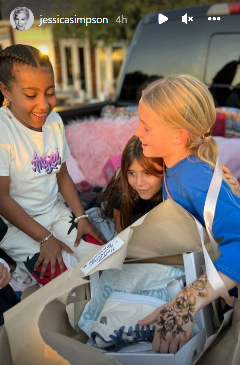 Jessica Simpson Applauds Daughter Maxwell For Kind Donation On Christmas