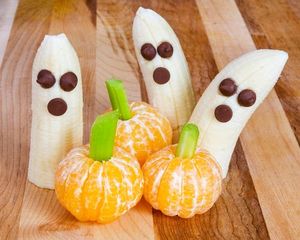 Boo-nana ghosts