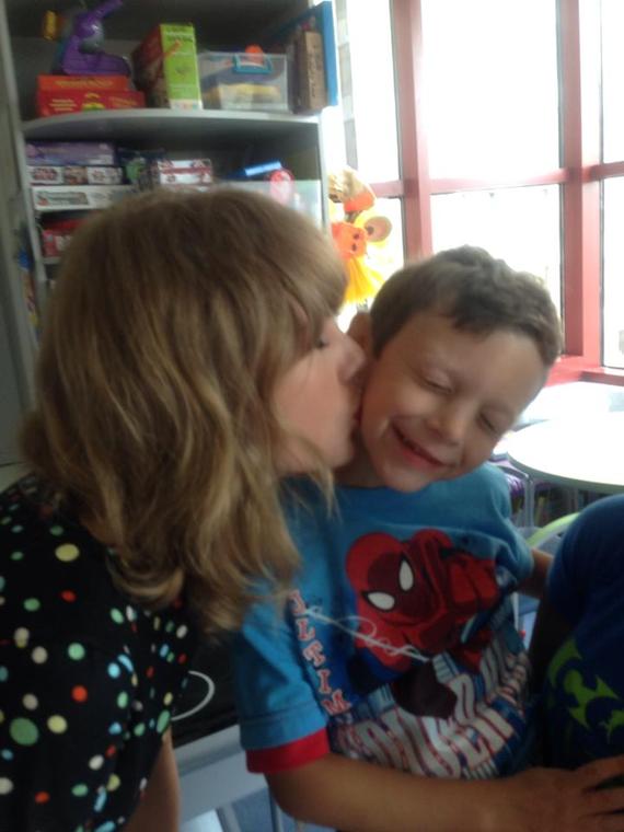 Taylor Swift makes a surprise visit to a little boy with cancer