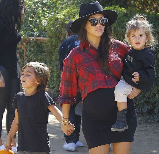 Kourtney Kardashian reveals details of her due date