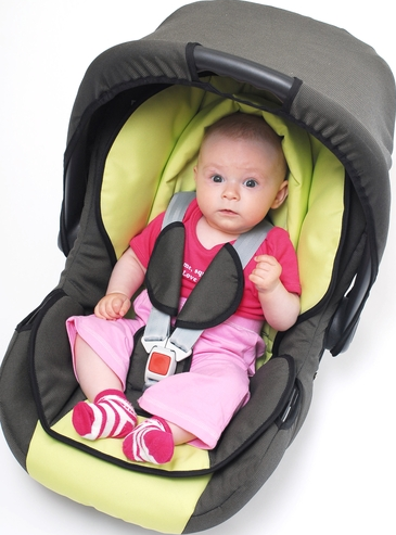 Chest strap baby outlet car seat