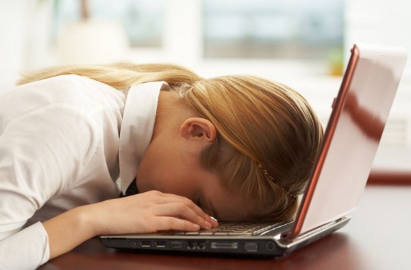 You Fell Asleep In The Office On Your Desk 11 Signs You